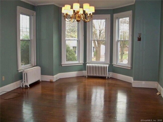 Living room - 309 S Main St