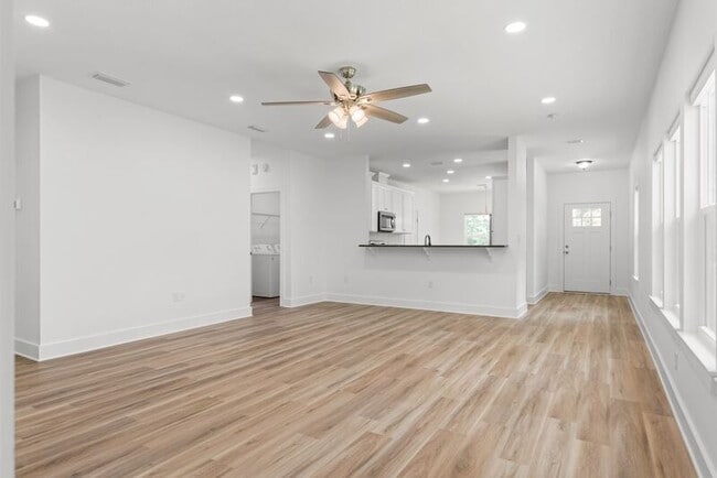 Building Photo - 3278 Bernath Dr