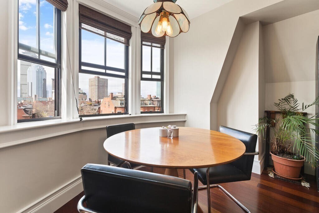 Building Photo - 676 Tremont St