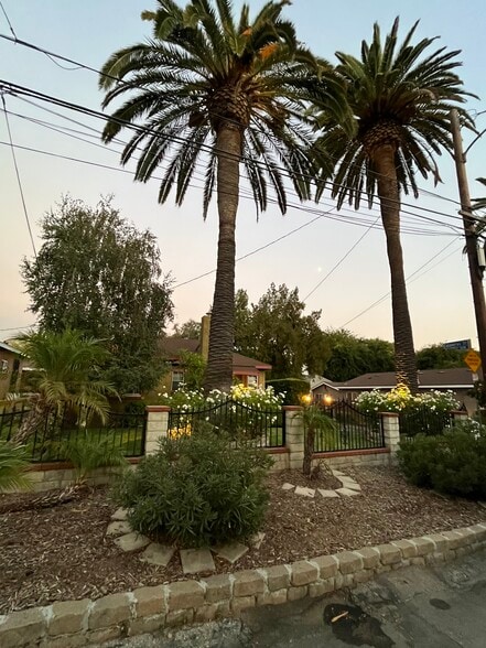 Building Photo - 2800 Tola Ave