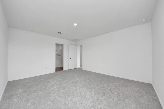 Building Photo - 3012 Majestic Sunrise Dr