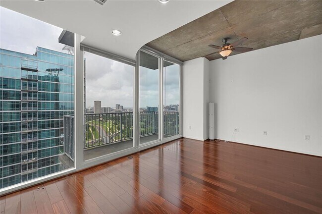 Building Photo - 5925 Almeda Rd