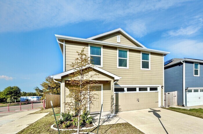 Building Photo - 3209 Peyton Lila Rd