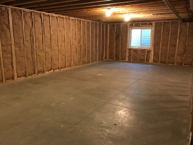 Full basement - 103 Scenic Dr