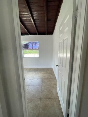 Building Photo - 3701 SW 48th Ave