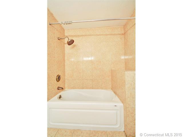 Building Photo - 5 Talcott Ridge Rd