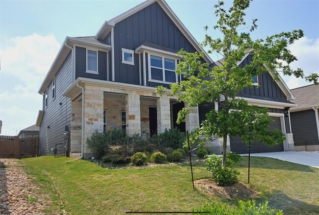 Building Photo - 2633 Danbury Ln