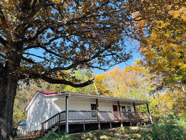 Building Photo - 2 bed 1.5 Bath Single Family Home