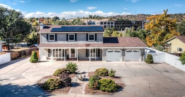 Building Photo - 3800 Templeton Gap Rd