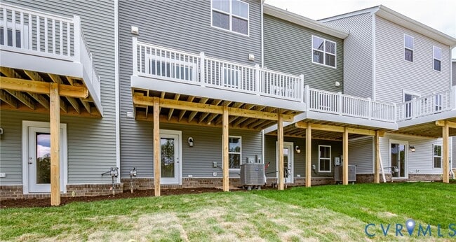Building Photo - 8757 Whitman Dr