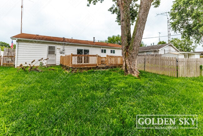 Building Photo - 3129 S Opechee Dr