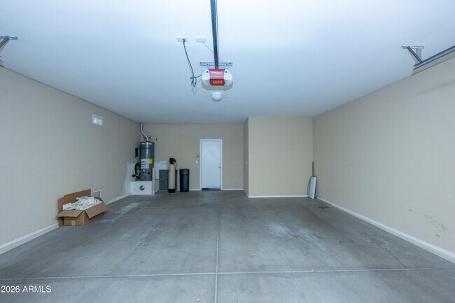 Building Photo - 2023 W Shackleton Dr
