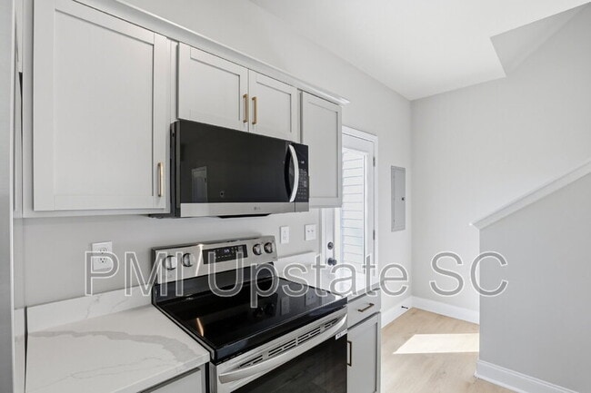 Building Photo - 107 Virginia Ave