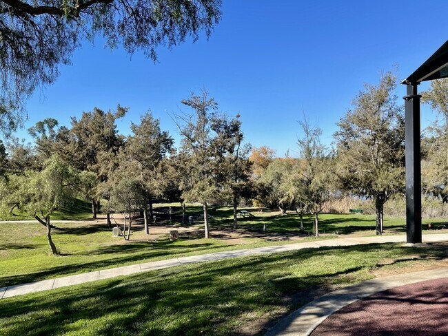 Building Photo - Codorniz Way