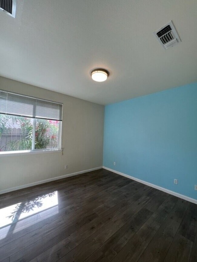 Building Photo - 11805 Dionysus Way