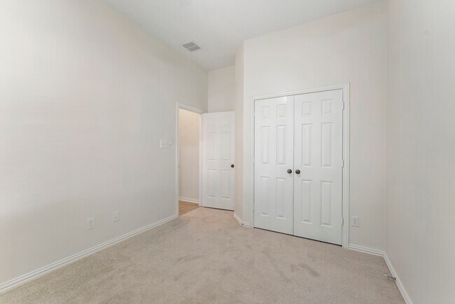Building Photo - 10 Andante Trail Pl