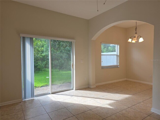 Building Photo - 16661 Cedar Crest Dr