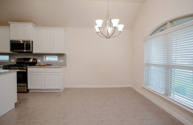 Building Photo - Beautiful One Level 3 BR / 2 BA Home for R...