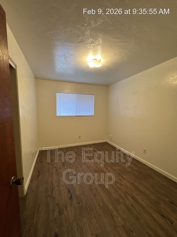 Building Photo - 3507 W Colonial Ave