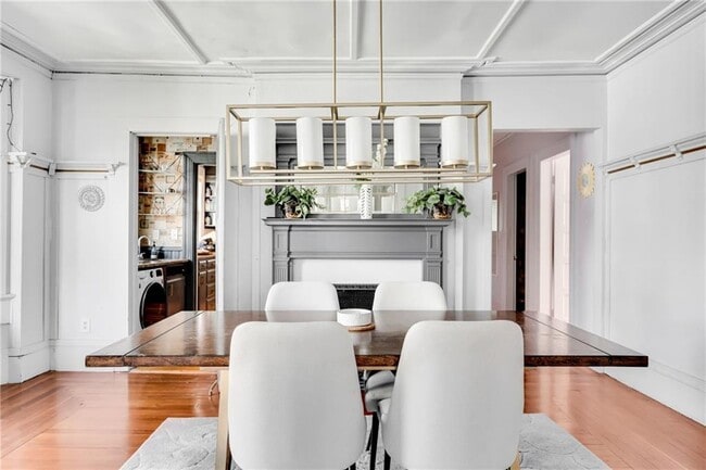 Building Photo - 21 Elton St