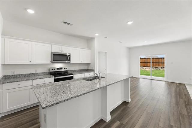 Building Photo - 1828 Sandlin Dr