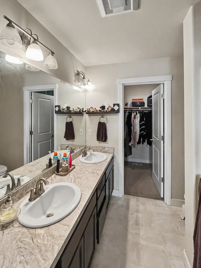 Building Photo - 347 Skwentna Dr