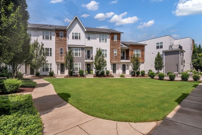 Building Photo - 504 Vernon Cir