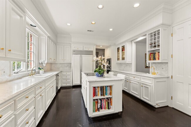 Building Photo - 5305 Fieldwood Dr