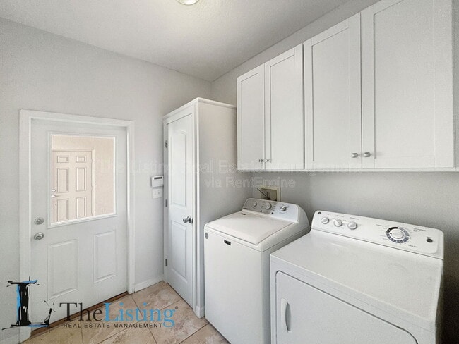 Building Photo - 11174 Savannah Landing Cir