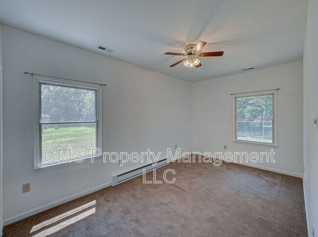 Building Photo - 756 Lakehurst Rd