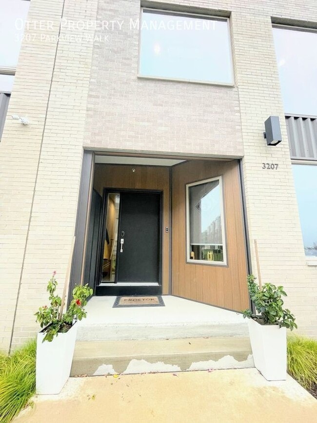 Building Photo - 3207 Parkview Walk