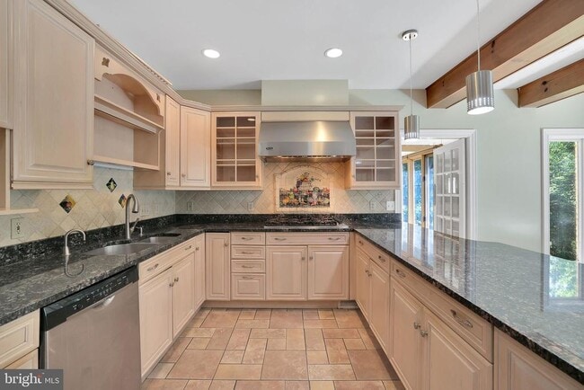 Building Photo - 8901 Iron Gate Ct