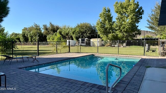 Building Photo - 4518 W Crivello Ave