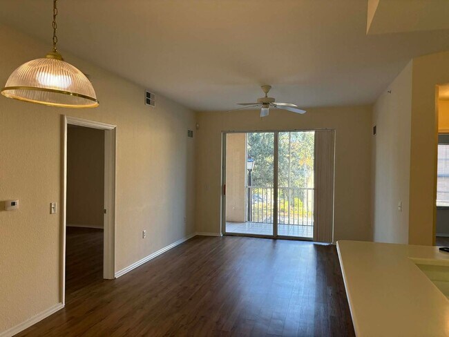 Building Photo - 2/2 Condo for Rent in Fort Myers