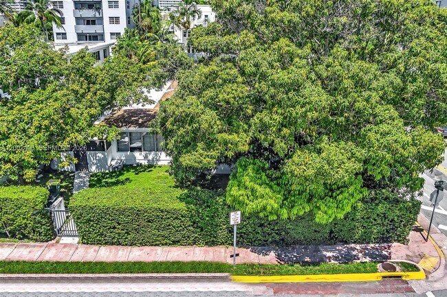 Building Photo - 1002 10th St