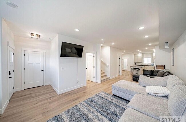 Building Photo - Like-New 3BD/2.5BA Home | Garage + Fenced Yard + W/D Included! $500.00 Rent Credit for the month ...