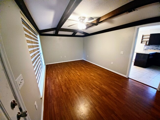 Building Photo - 206 Brittney Ln