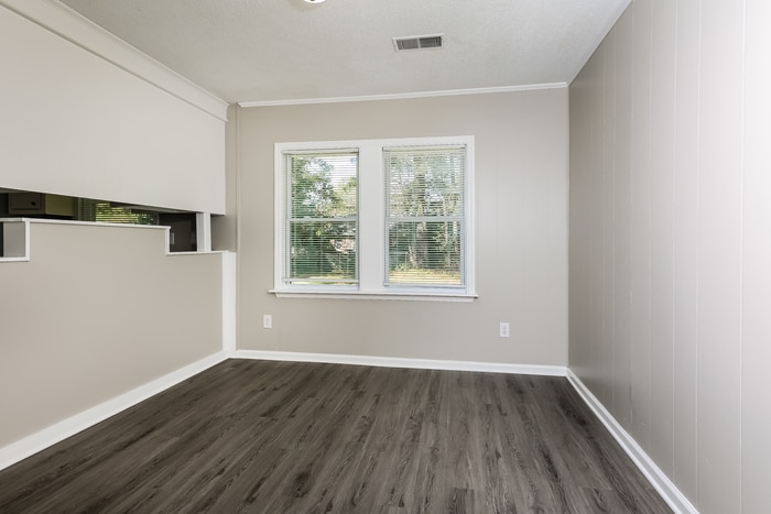 Building Photo - 102 Bluebell Ave