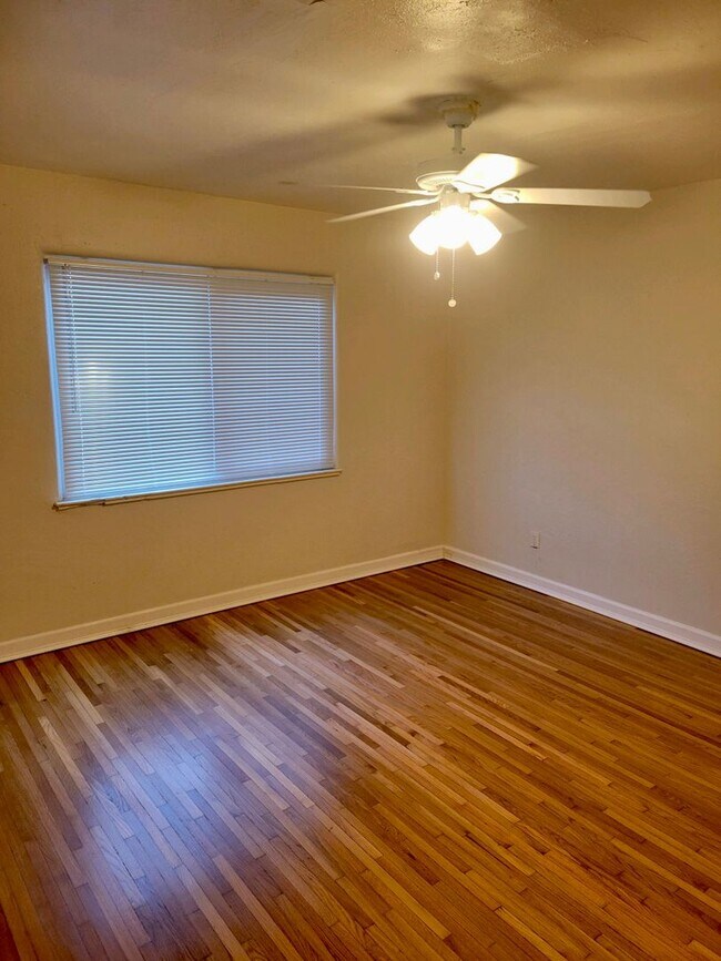 Building Photo - Carlisle Property