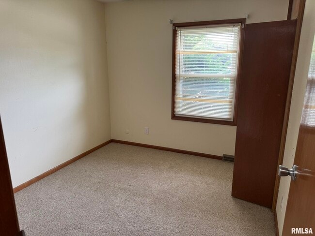 Building Photo - 2107 Tanglefoot Ln