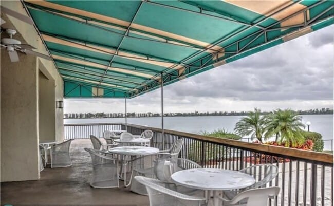 Building Photo - 115 Lake Emerald Dr