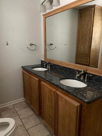 Building Photo - 2318 River Oaks Cir