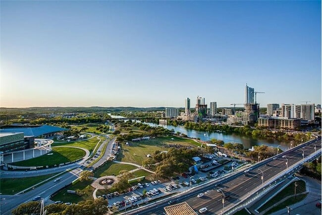 Building Photo - 216 Barton Springs Rd