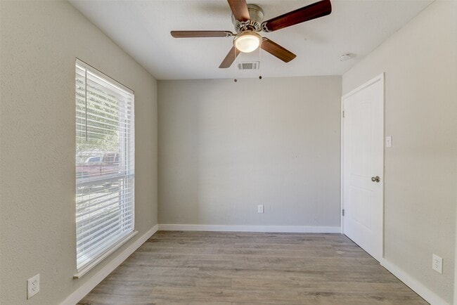 Building Photo - 24015 Beef Canyon Dr