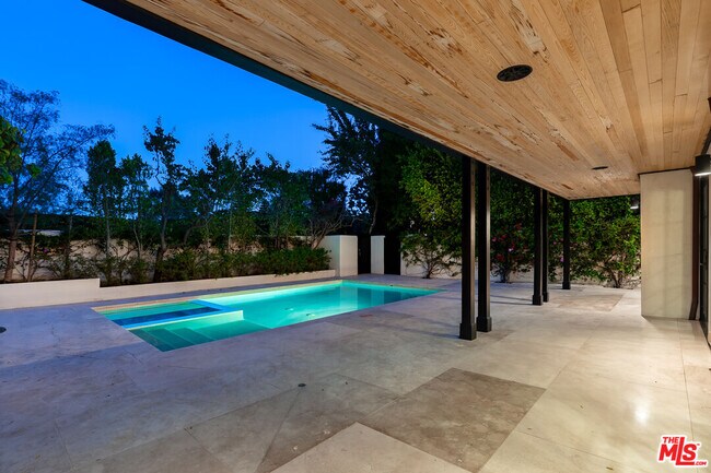 Building Photo - 1001 N Hanover Dr