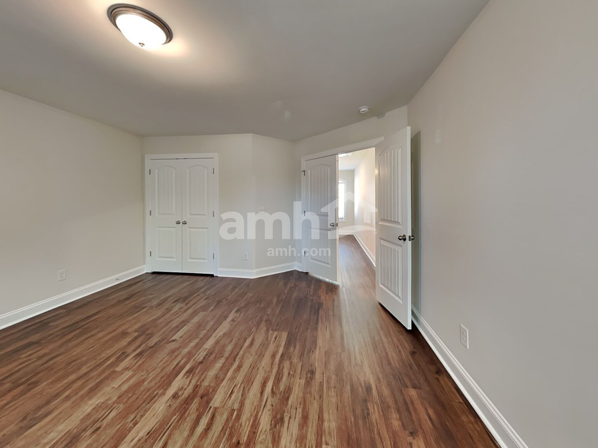 Building Photo - 102 White Ash Ln