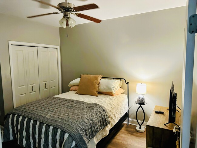 Guest bedroom - 3001 River Towne Way