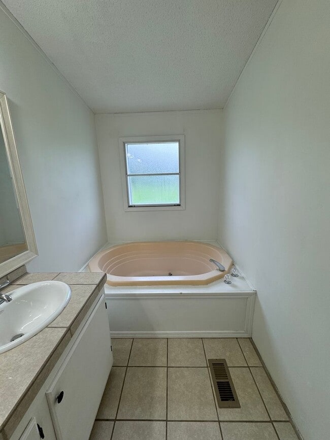 Building Photo - Nice 3/2 Trailer in Shannon- $1,195