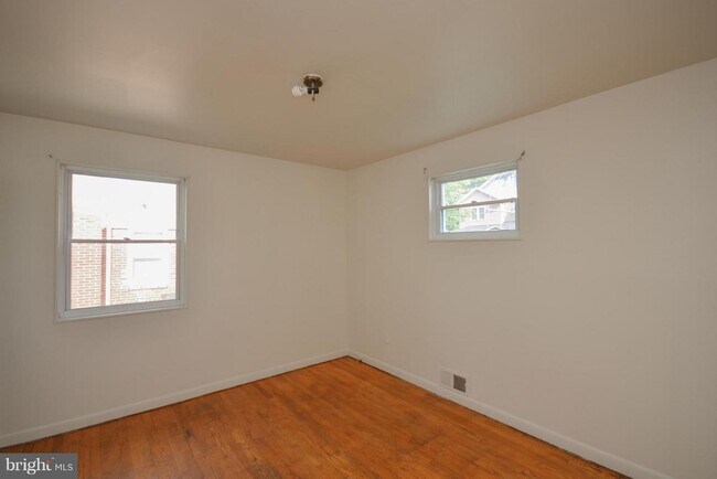 Building Photo - 1111 Gilbert Rd