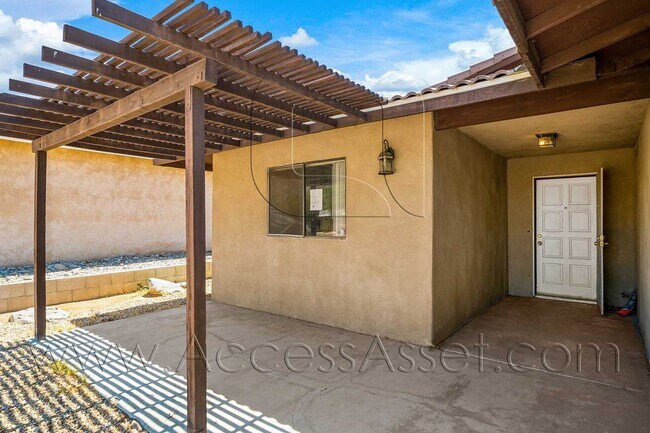 Building Photo - 52585 Avenida Velasco